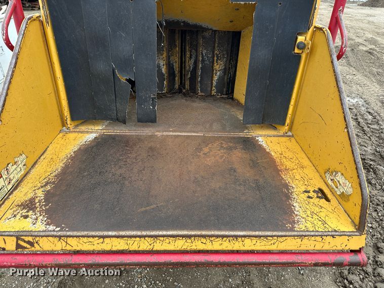 image for item DR5089 2002 Vermeer BC1400  wood chipper