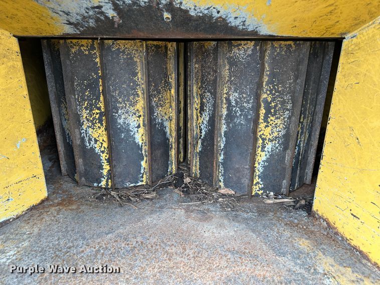 image for item DR5089 2002 Vermeer BC1400  wood chipper