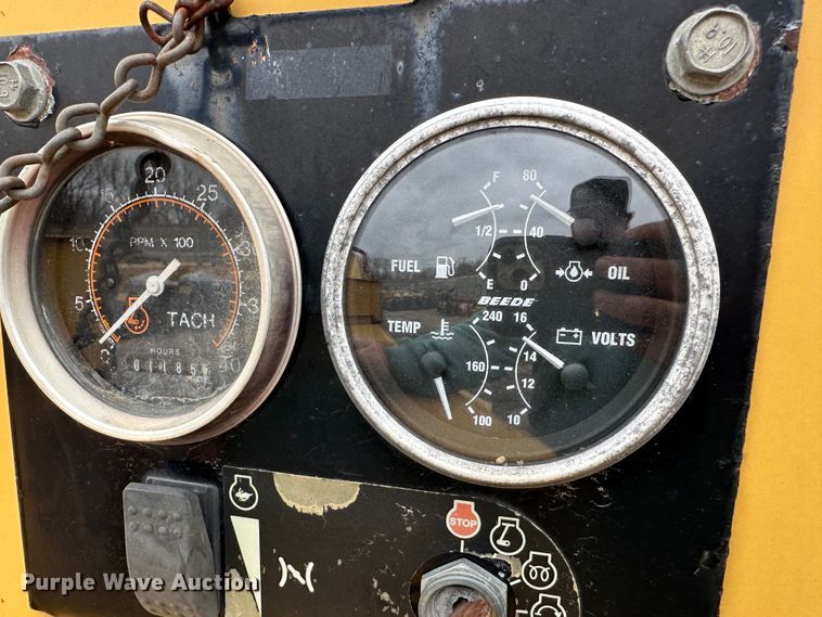 image for item DR5089 2002 Vermeer BC1400  wood chipper