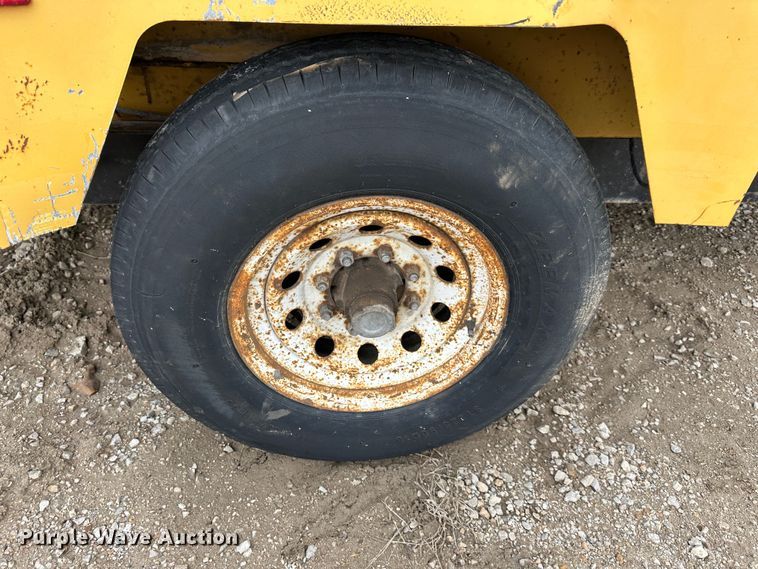 image for item DR5089 2002 Vermeer BC1400  wood chipper