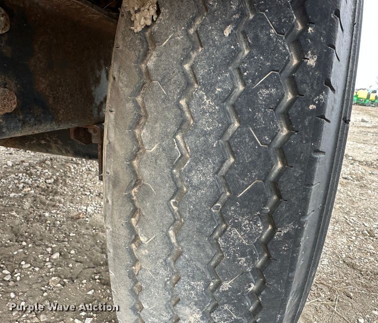 image for item DR5089 2002 Vermeer BC1400  wood chipper