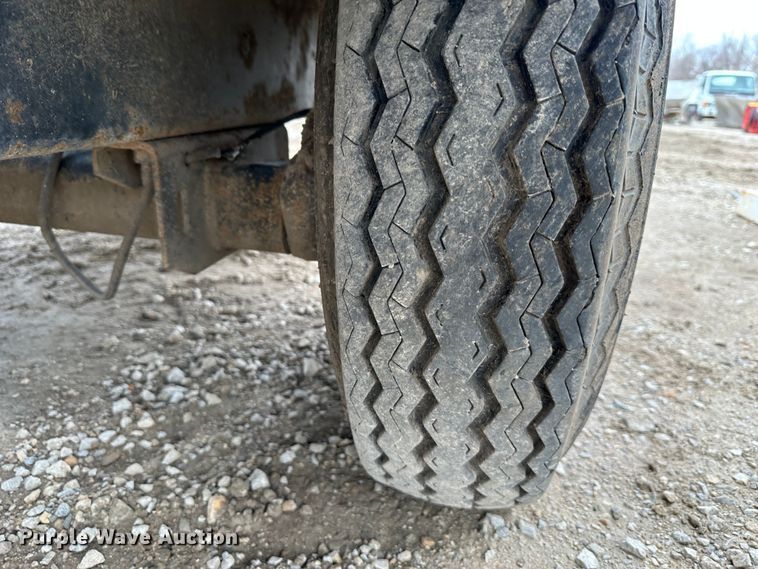 image for item DR5089 2002 Vermeer BC1400  wood chipper