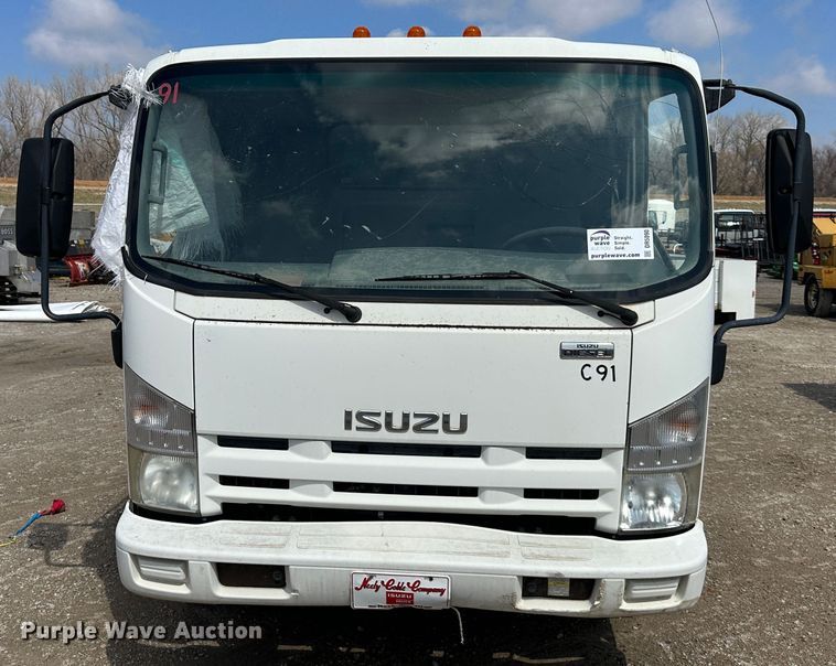 image for item DR5090 2009 Isuzu NQR  dump truck