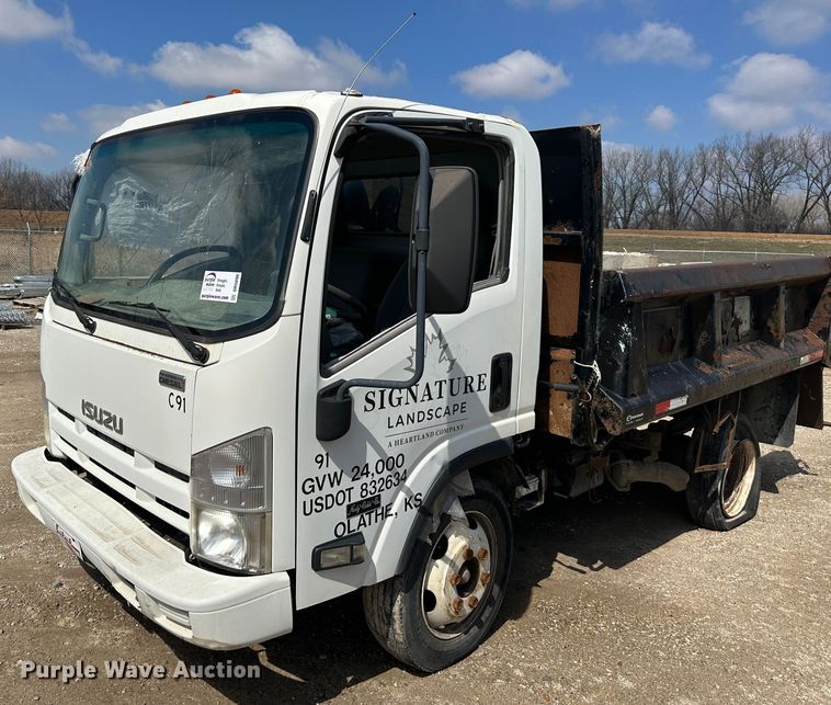 image for item DR5090 2009 Isuzu NQR  dump truck