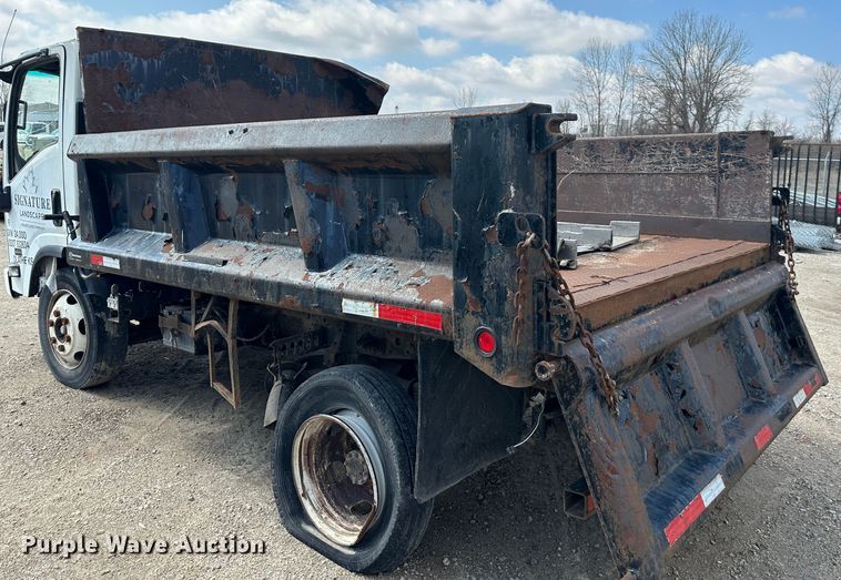 image for item DR5090 2009 Isuzu NQR  dump truck