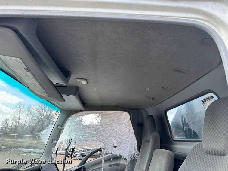 image for item DR5090 2009 Isuzu NQR  dump truck