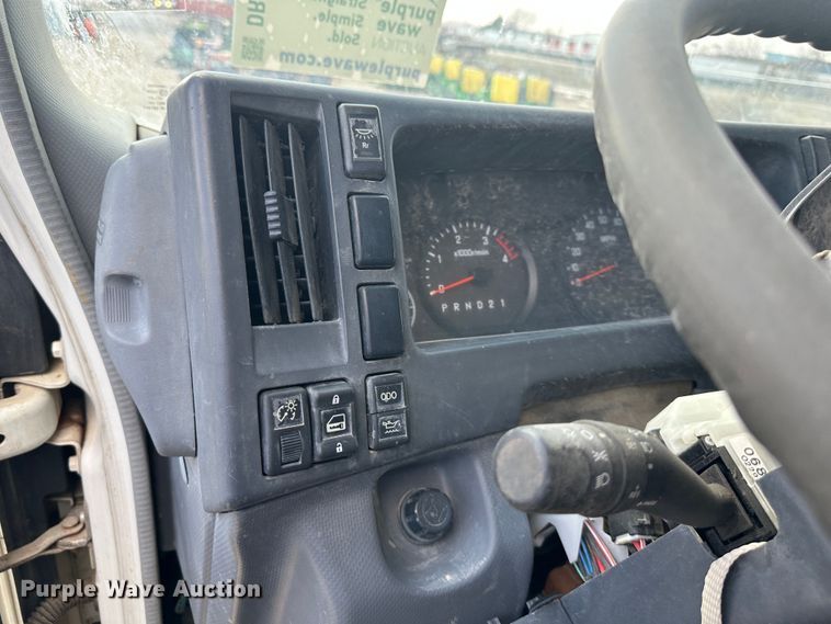 image for item DR5090 2009 Isuzu NQR  dump truck