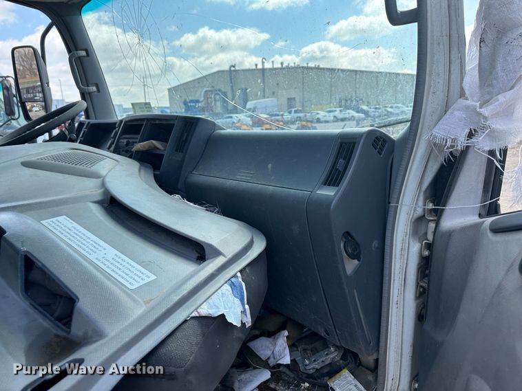 image for item DR5090 2009 Isuzu NQR  dump truck