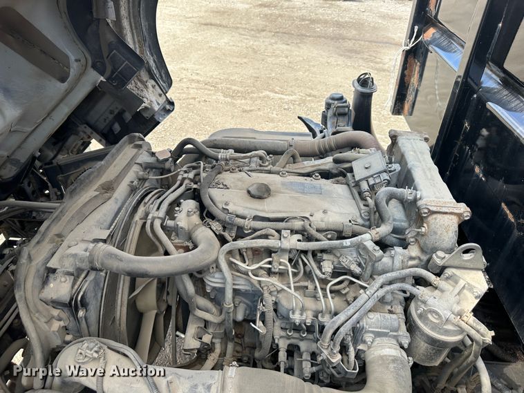 image for item DR5090 2009 Isuzu NQR  dump truck