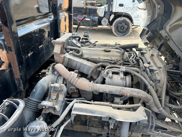 image for item DR5090 2009 Isuzu NQR  dump truck