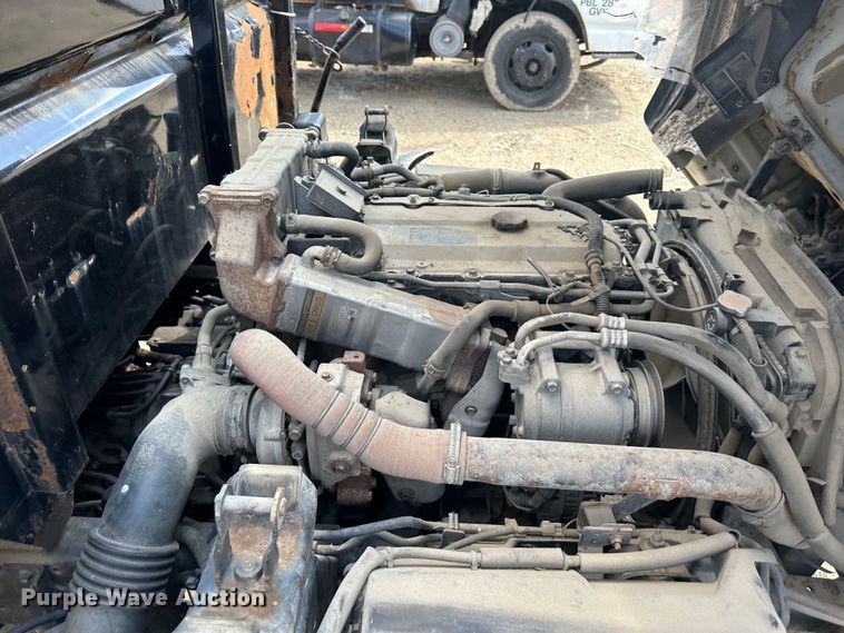 image for item DR5090 2009 Isuzu NQR  dump truck