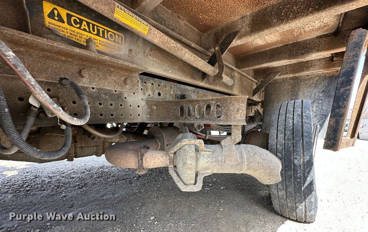 image for item DR5090 2009 Isuzu NQR  dump truck