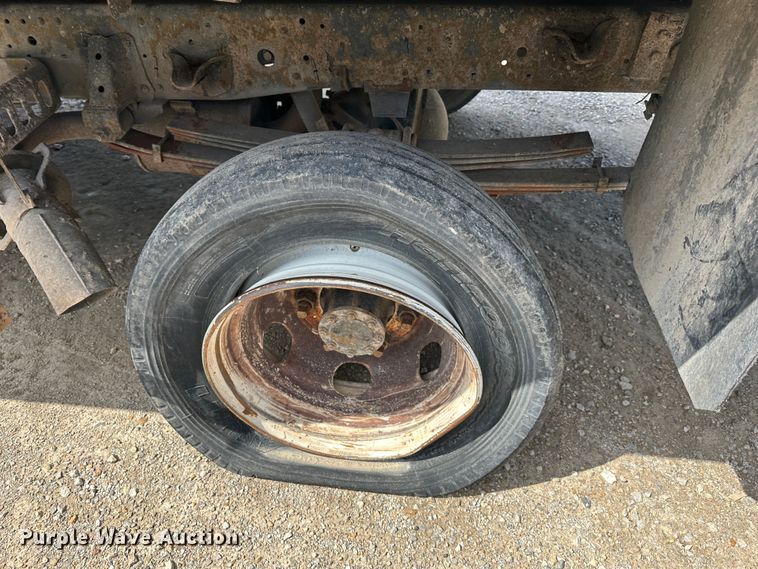 image for item DR5090 2009 Isuzu NQR  dump truck