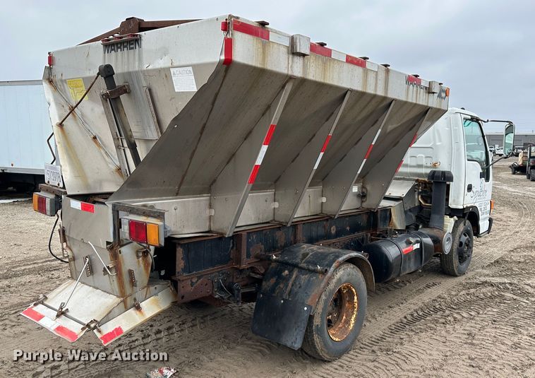 image for item DR5091 1999 Isuzu NPR  truck cab and chassis