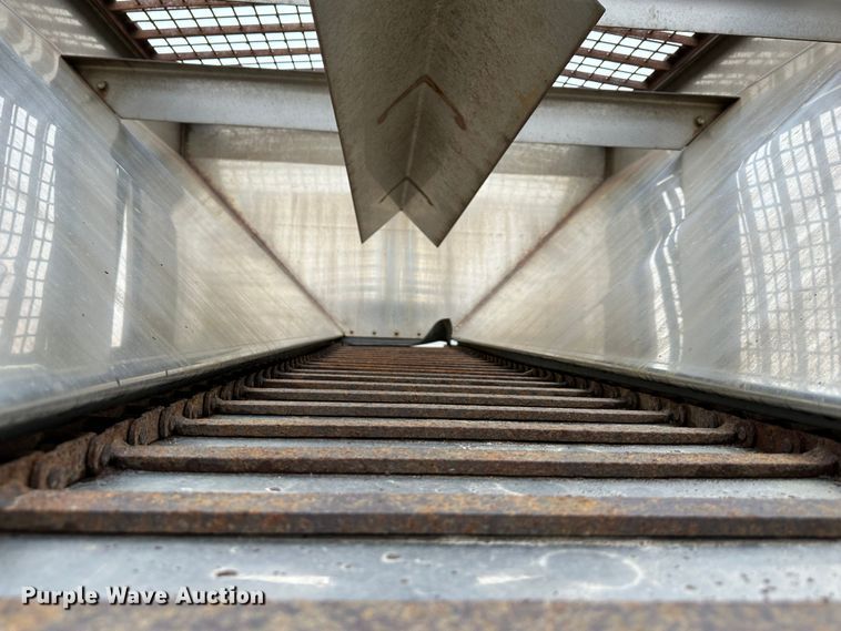 image for item DR5091 1999 Isuzu NPR  truck cab and chassis