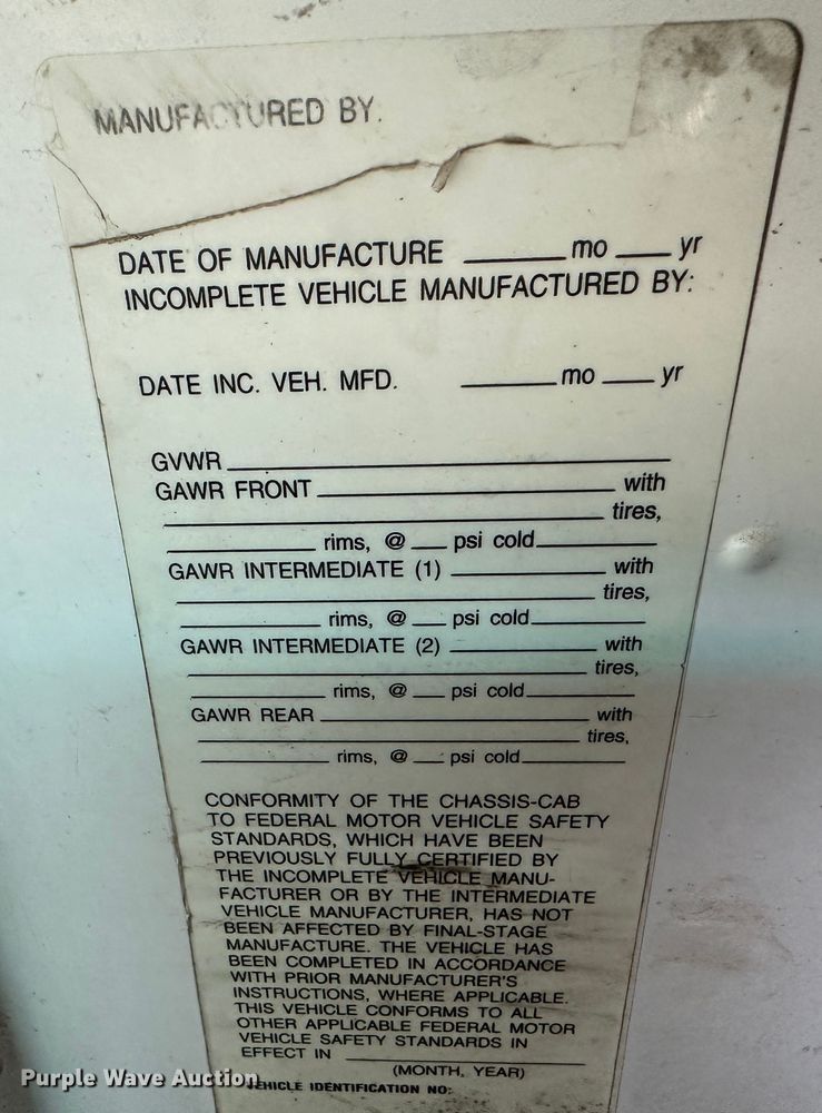 image for item DR5091 1999 Isuzu NPR  truck cab and chassis