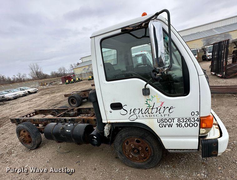 image for item DR5095 2000 Isuzu NPR  truck cab and chassis