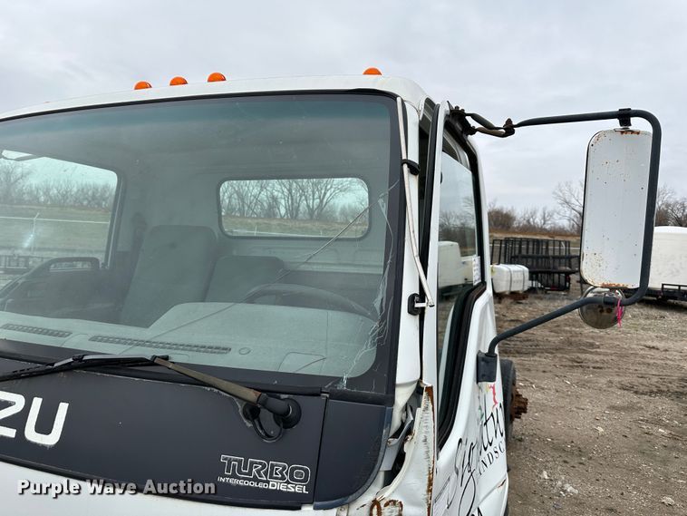 image for item DR5095 2000 Isuzu NPR  truck cab and chassis