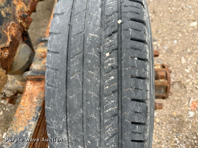 image for item DR5095 2000 Isuzu NPR  truck cab and chassis