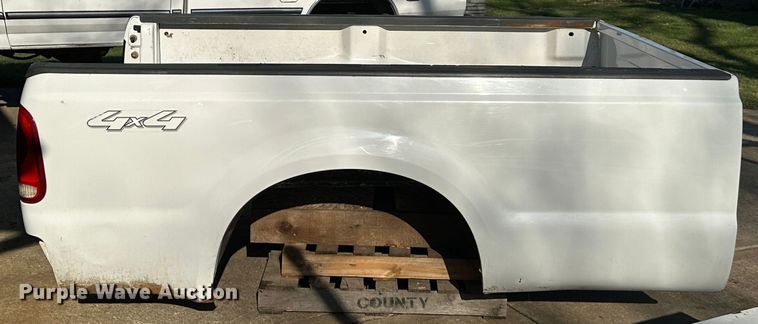 image for item DR5100 2005 Ford  pickup bed