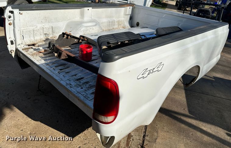 image for item DR5100 2005 Ford  pickup bed