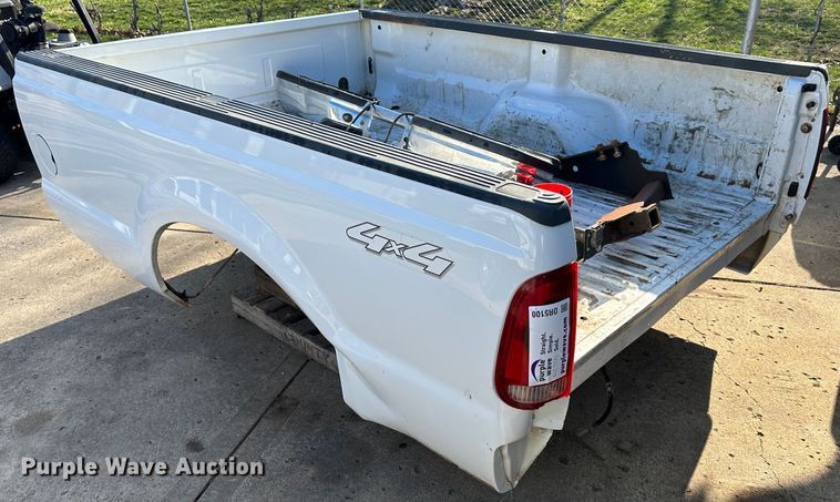 image for item DR5100 2005 Ford  pickup bed