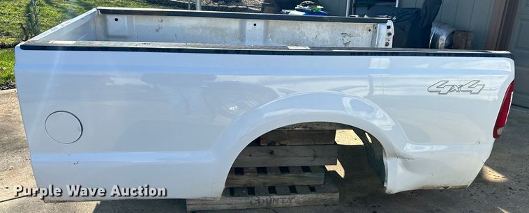 image for item DR5100 2005 Ford  pickup bed