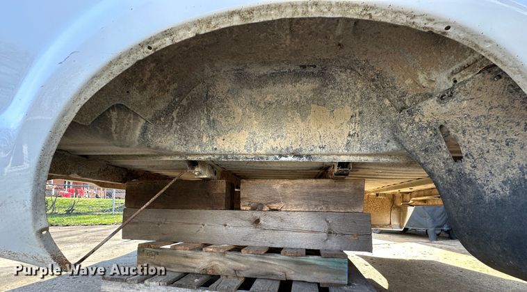 image for item DR5100 2005 Ford  pickup bed