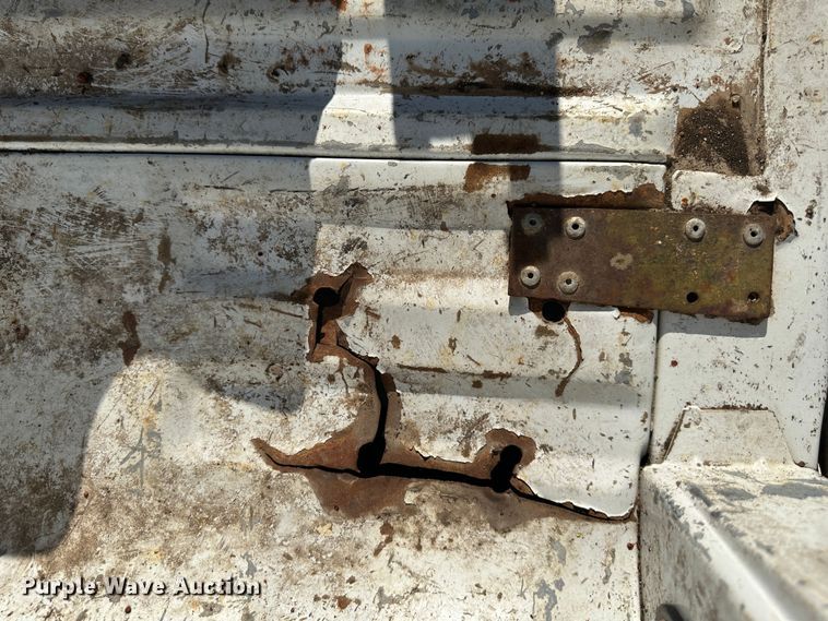 image for item DR5100 2005 Ford  pickup bed