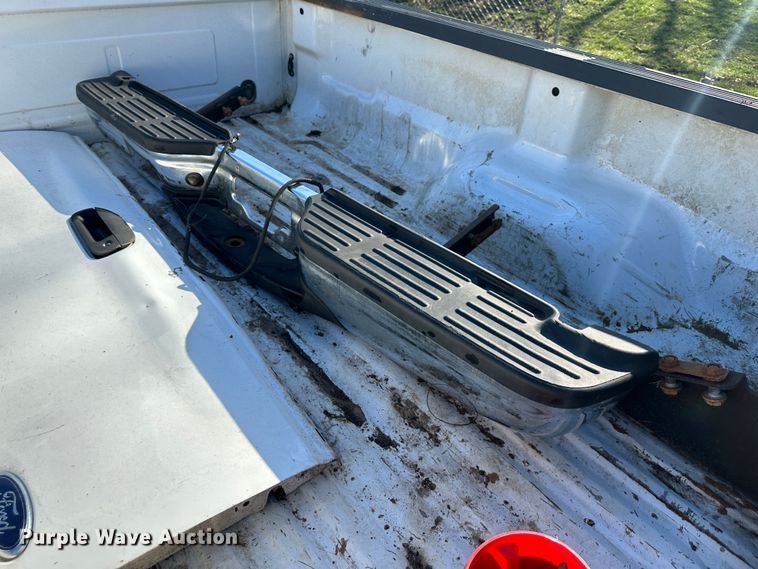 image for item DR5100 2005 Ford  pickup bed