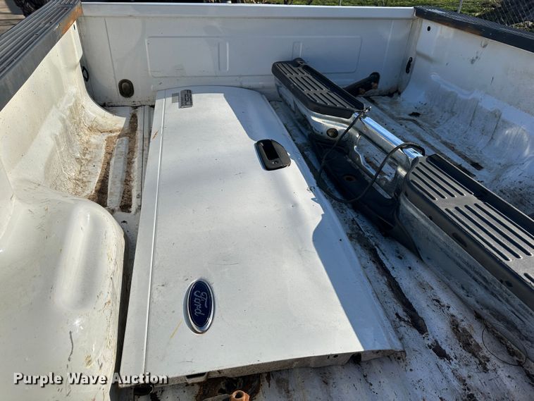 image for item DR5100 2005 Ford  pickup bed