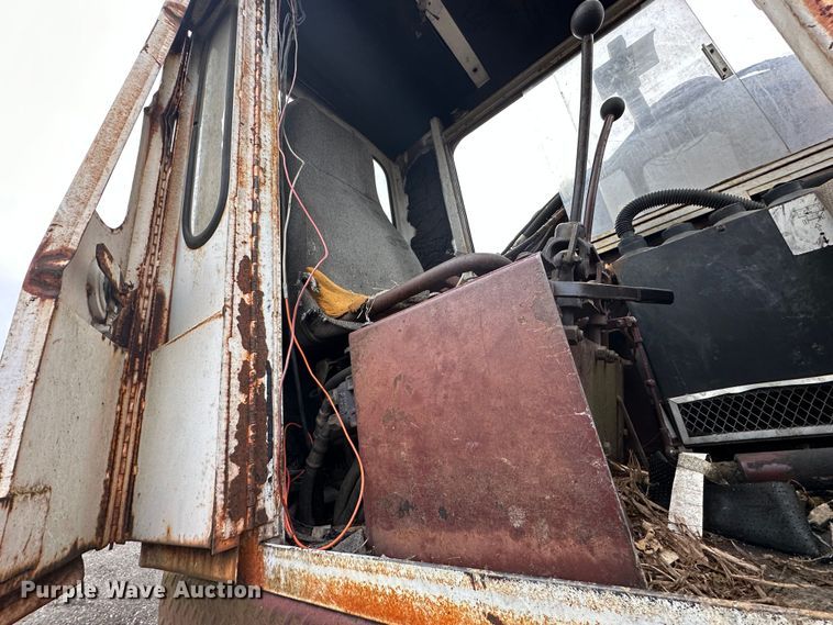 image for item DR5102 Hood 7000  log loader