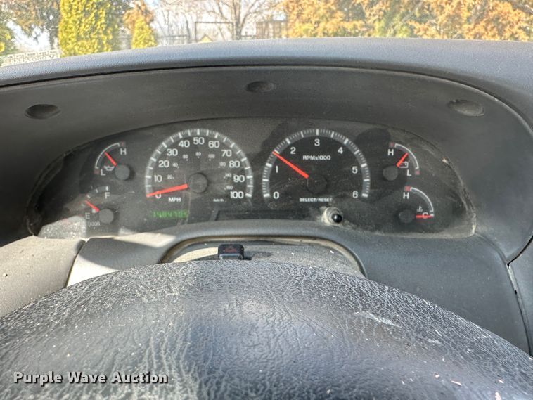 image for item DR5104 2000 Ford F150  pickup truck