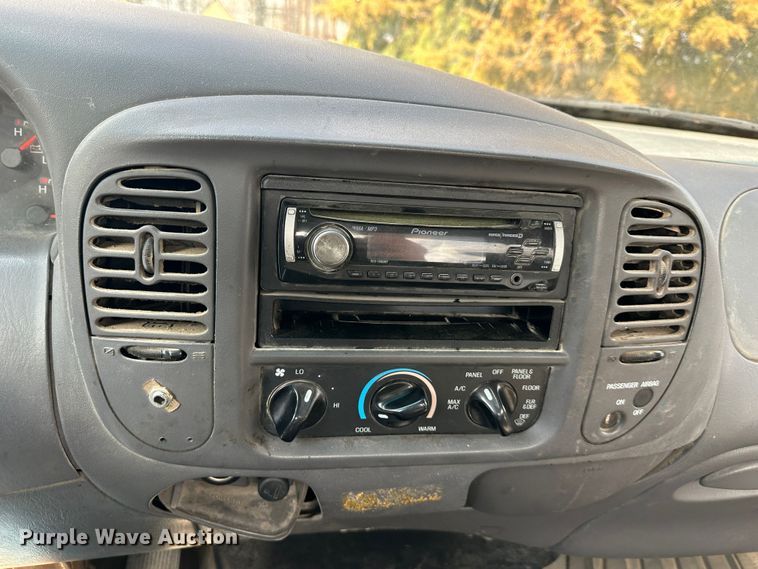 image for item DR5104 2000 Ford F150  pickup truck