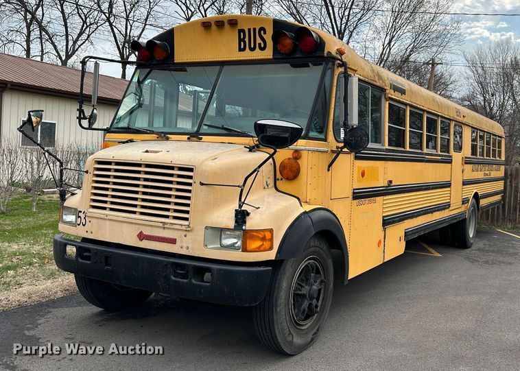 image for item DR5121 1995 International 3600  school bus
