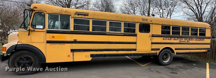 image for item DR5121 1995 International 3600  school bus