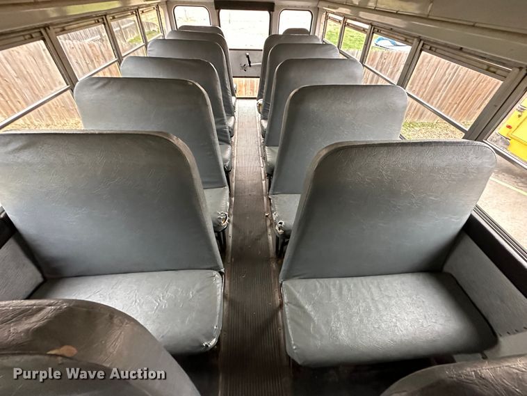 image for item DR5121 1995 International 3600  school bus