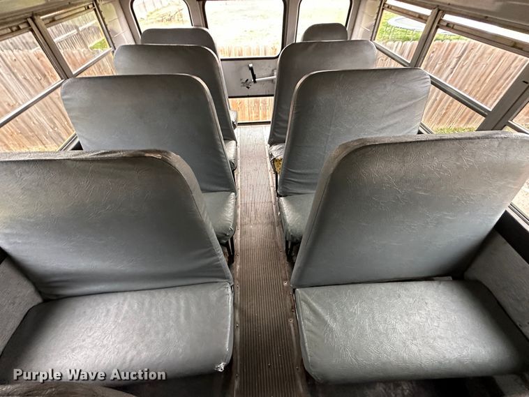 image for item DR5121 1995 International 3600  school bus