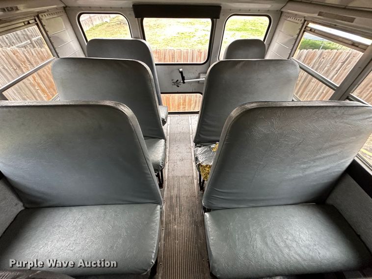 image for item DR5121 1995 International 3600  school bus