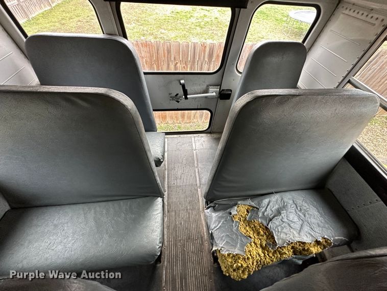 image for item DR5121 1995 International 3600  school bus