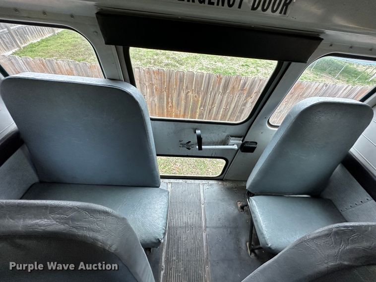 image for item DR5121 1995 International 3600  school bus