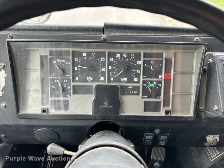 image for item DR5121 1995 International 3600  school bus