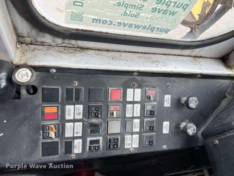 image for item DR5121 1995 International 3600  school bus