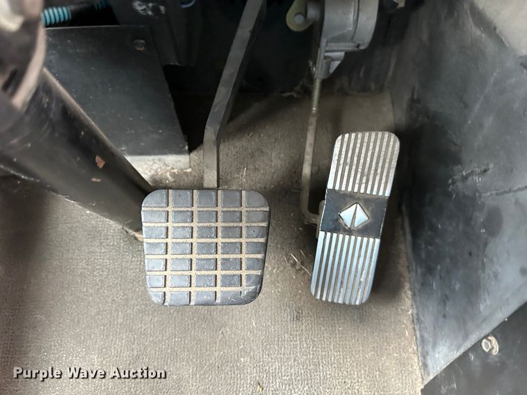 image for item DR5121 1995 International 3600  school bus