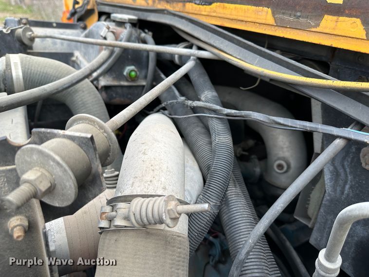 image for item DR5121 1995 International 3600  school bus