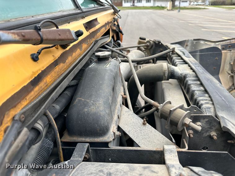 image for item DR5121 1995 International 3600  school bus