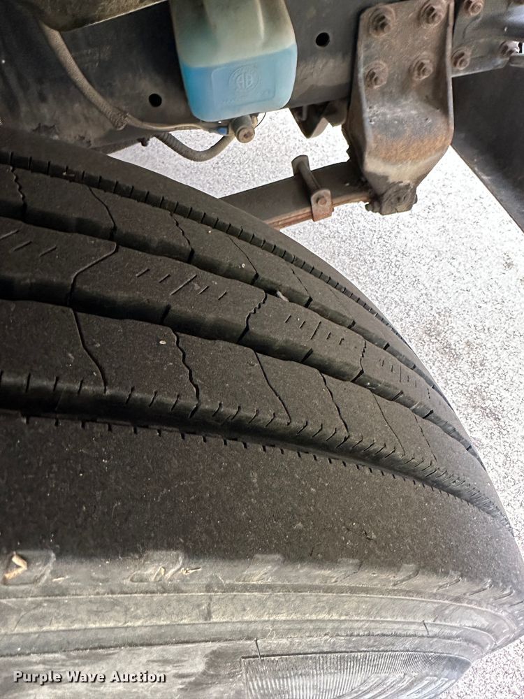 image for item DR5121 1995 International 3600  school bus