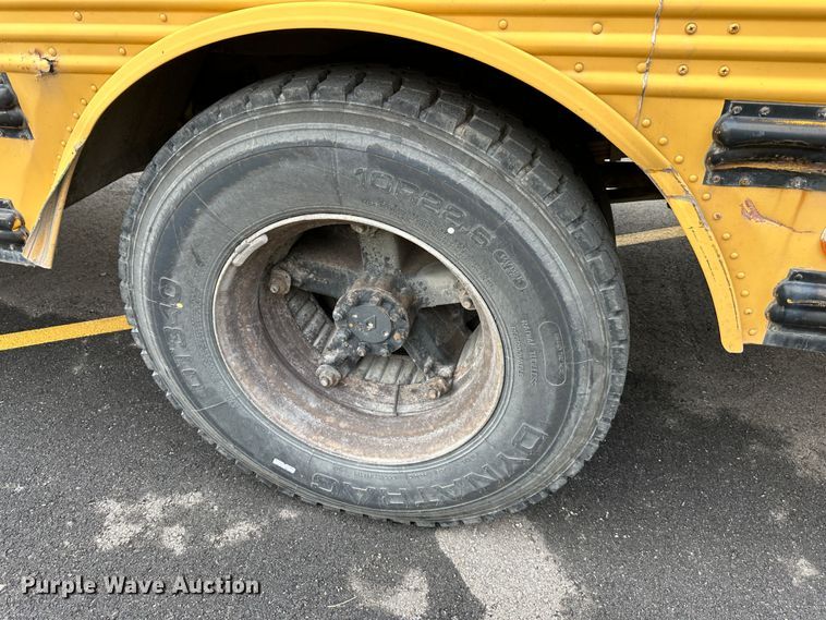 image for item DR5121 1995 International 3600  school bus