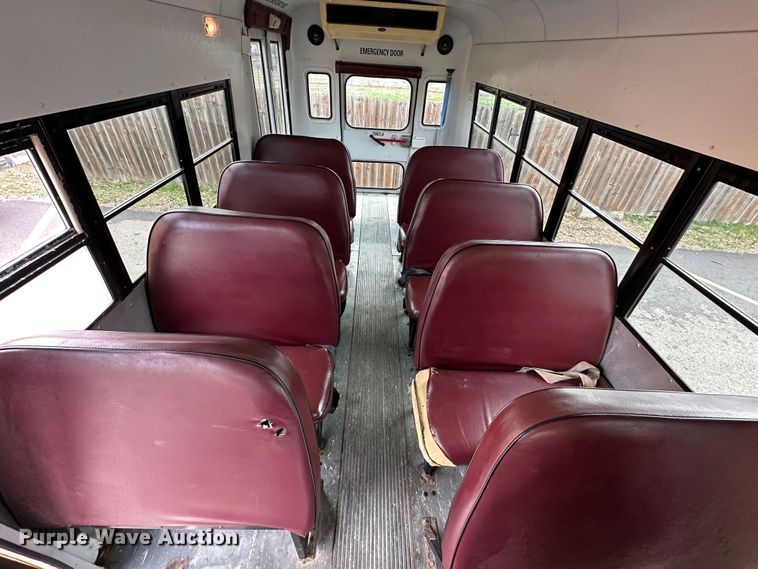 image for item DR5122 1999 GMC Savana 3500  school bus