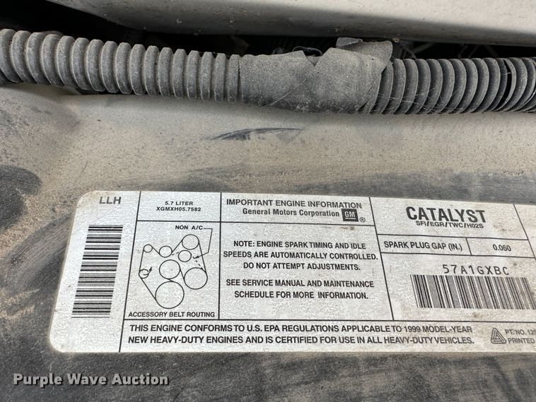 image for item DR5122 1999 GMC Savana 3500  school bus